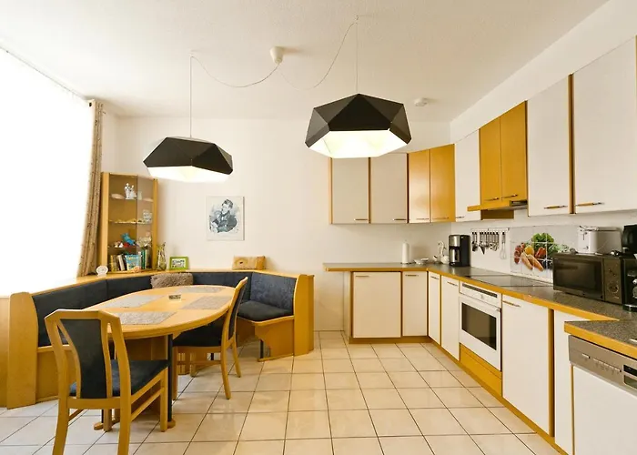 In Near Schoenbrunn & Westbahnhof - Keyless Check-in