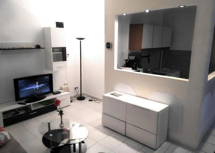 In Near Schoenbrunn & Westbahnhof - Keyless Check-in