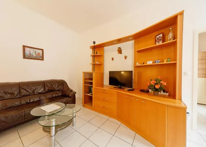 In Near Schoenbrunn & Westbahnhof - Keyless Check-in