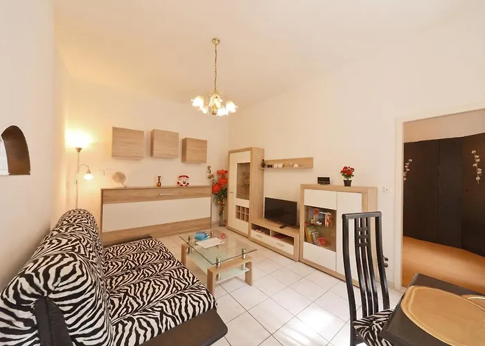 In Near Schoenbrunn & Westbahnhof - Keyless Check-in *