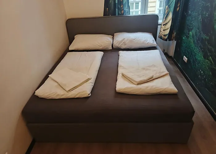 In Near Schoenbrunn & Westbahnhof - Keyless Check-in * فيينا